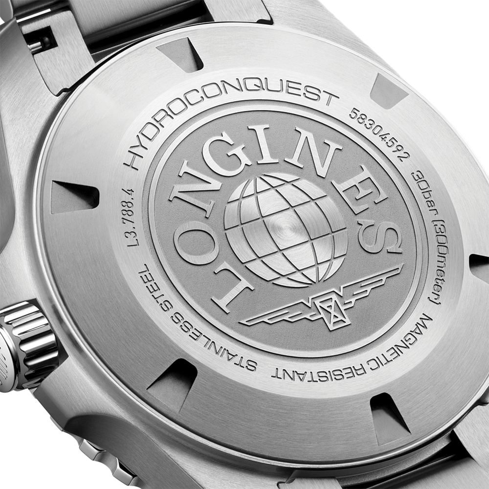 HydroConquest 42mm - Black on Bracelet