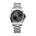Conquest 38mm - Black on Bracelet