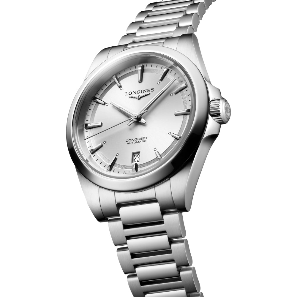 Conquest 38mm - Silver on Bracelet