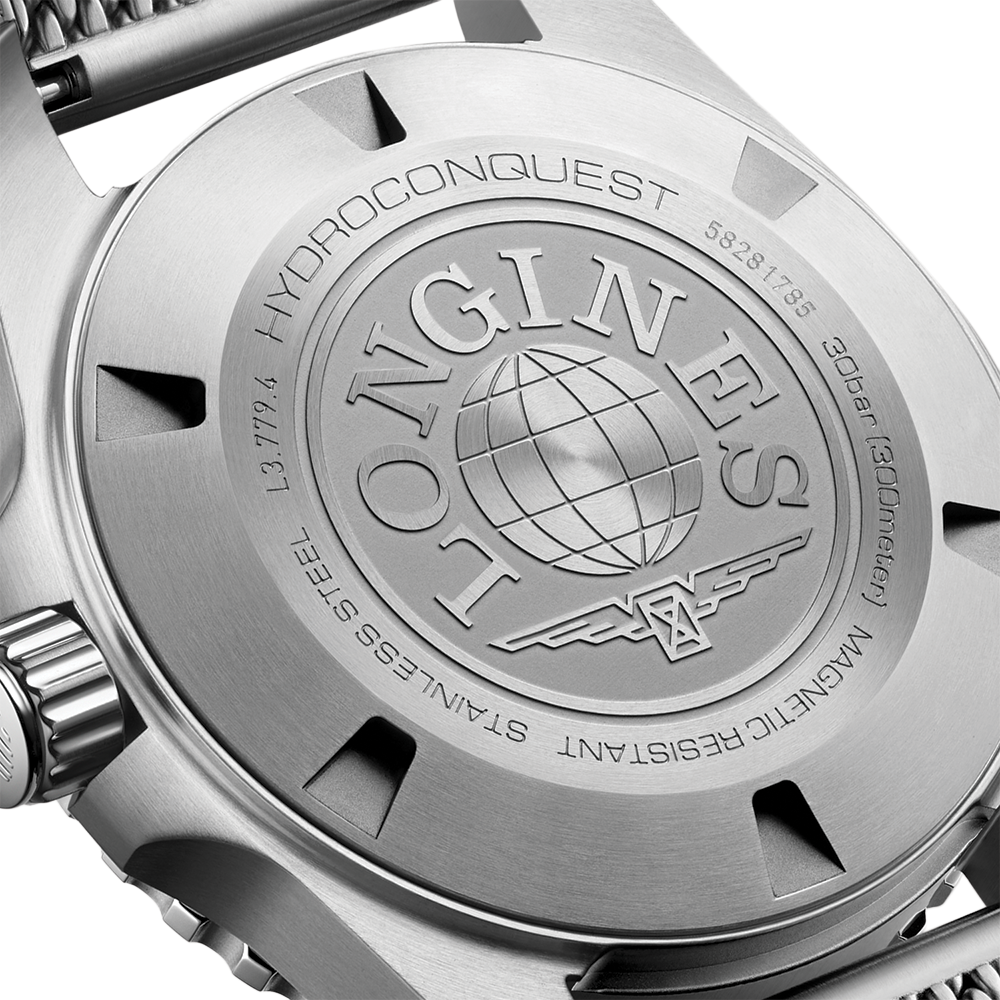 HydroConquest 39mm - Black on Mesh Bracelet